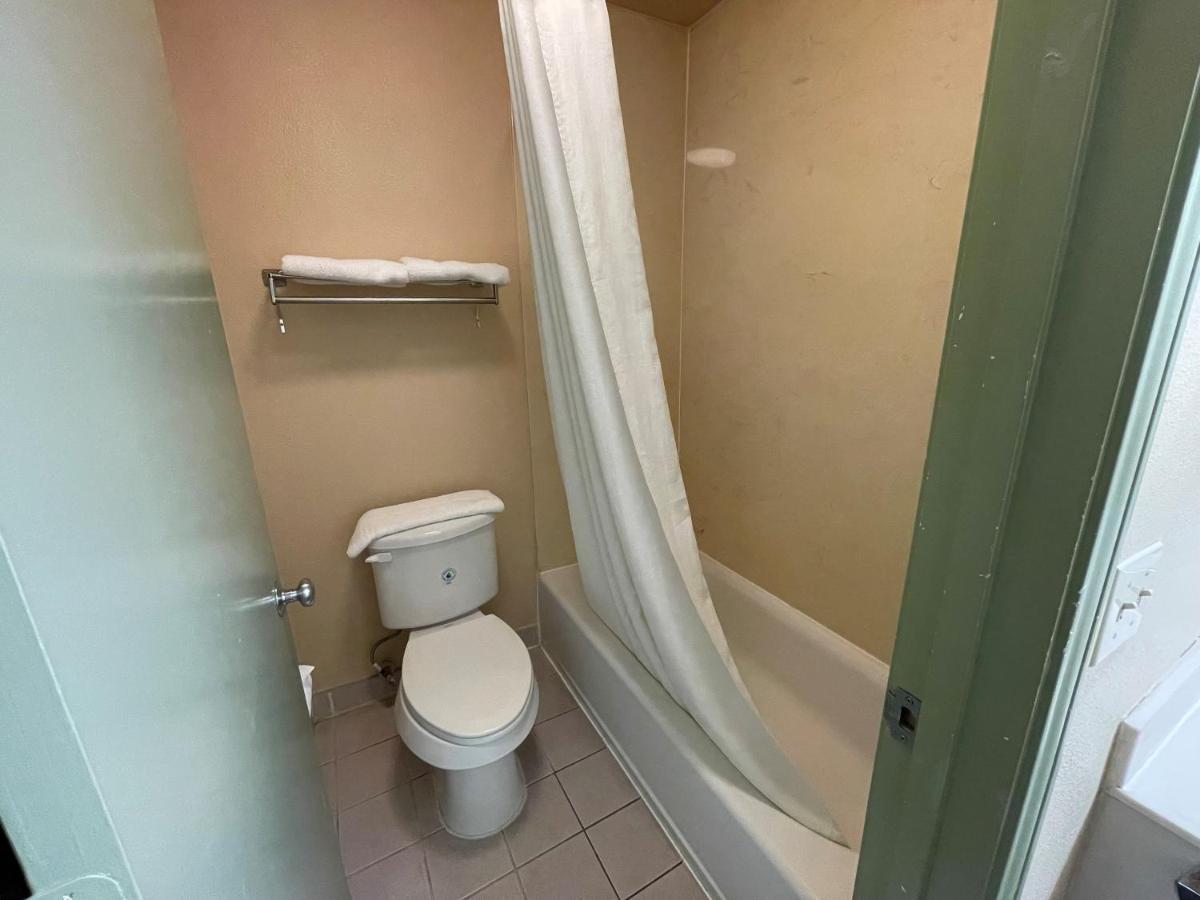 Americas Best Value Inn Hobby Airport Houston Exterior foto